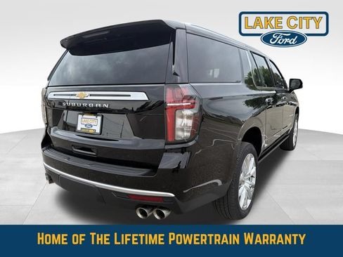 Used 2024 Chevrolet Suburban High Country AWD/4WD image 6