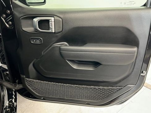 Used 2024 Jeep Wrangler Willys image 23