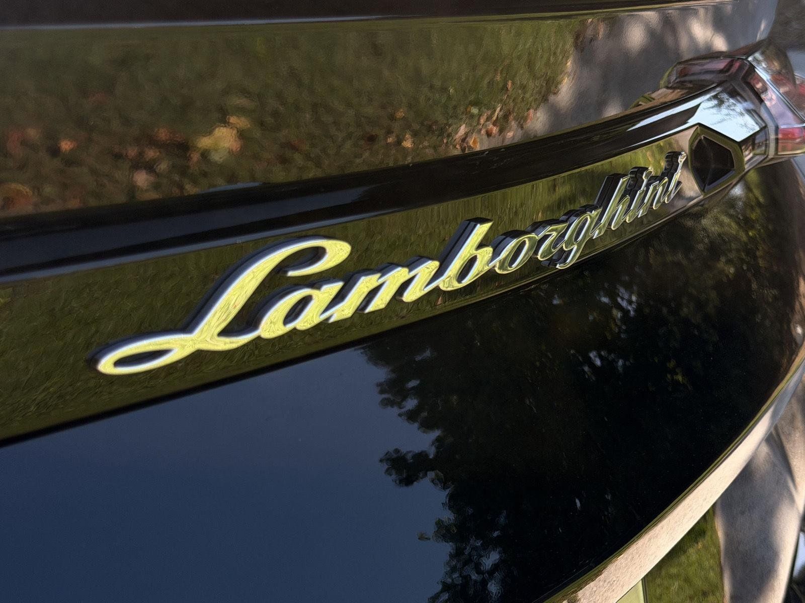 Used 2020 Lamborghini Urus AWD/4WD image 43