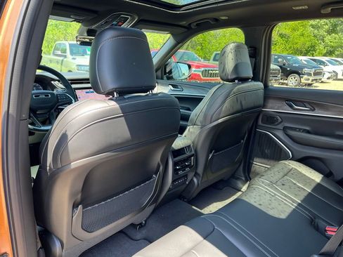 New 2026 Jeep Grand Cherokee Limited AWD/4WD image 21