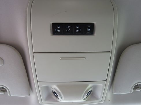 Used 2010 Dodge Grand Caravan SXT w/ Trailer Tow Group FWD image 20