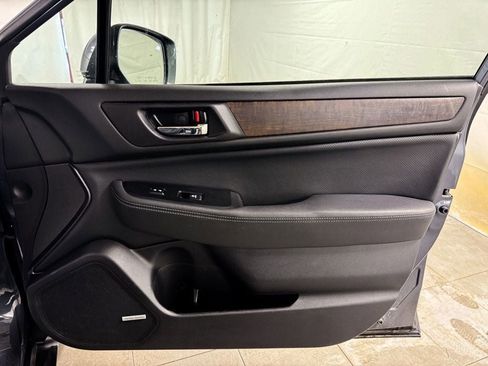 Used 2017 Subaru Outback 2.5i Limited image 17