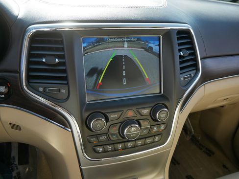 Used 2018 Jeep Grand Cherokee Overland image 30