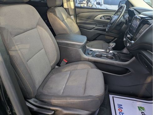 Used 2021 Chevrolet Traverse LT image 27