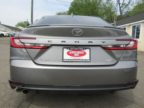 Used 2026 Toyota Camry SE w/ Multimedia Upgrade Package image 9