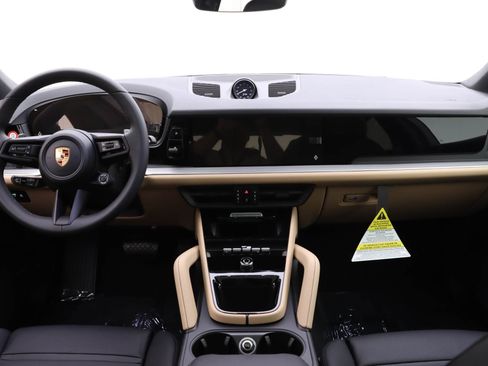 Used 2024 Porsche Cayenne Coupe image 21