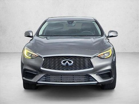 Used 2017 INFINITI QX30 w/ Cargo Package FWD image 2