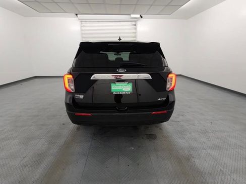 Used 2023 Ford Explorer XLT image 7