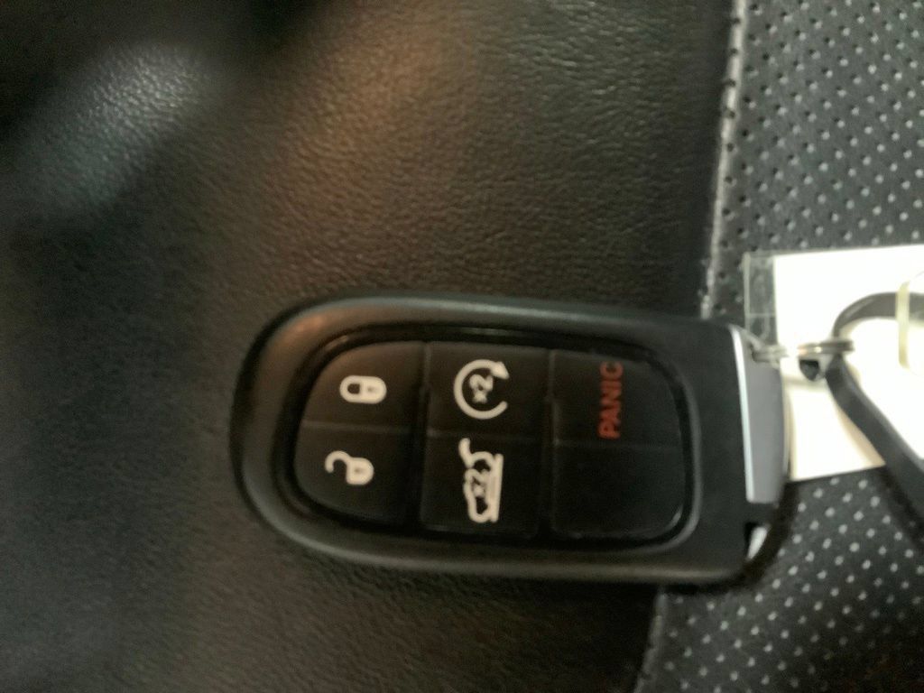 Used 2019 Jeep Cherokee Limited AWD/4WD image 25