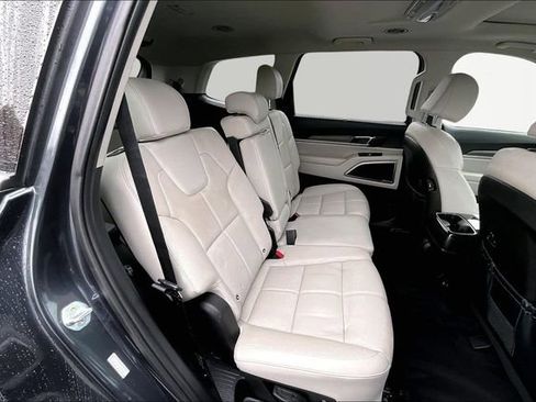 Used 2022 Kia Telluride EX image 17