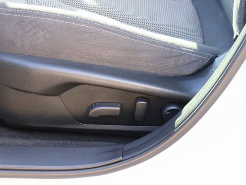 Used 2024 Subaru Crosstrek 2.0i Premium image 24