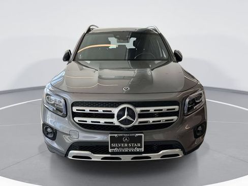 Used 2023 Mercedes-Benz GLB 250 4MATIC image 2