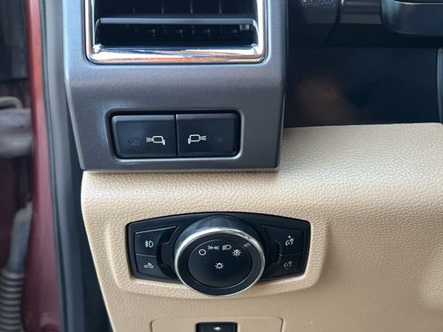 Used 2017 Ford F250 XLT w/ XLT Premium Package image 15