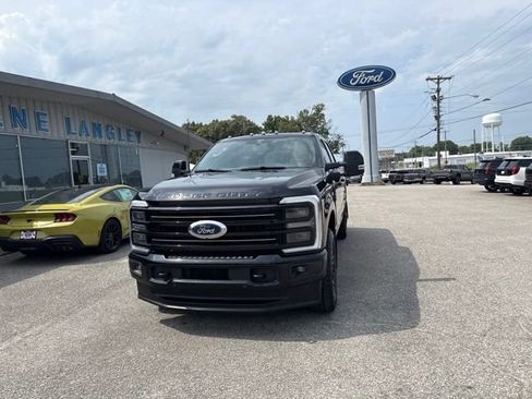 Used 2025 Ford F250 Platinum AWD/4WD image 6