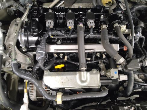 Used 2021 Nissan Versa SV FWD image 30