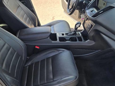 Used 2018 Ford Escape SEL image 38