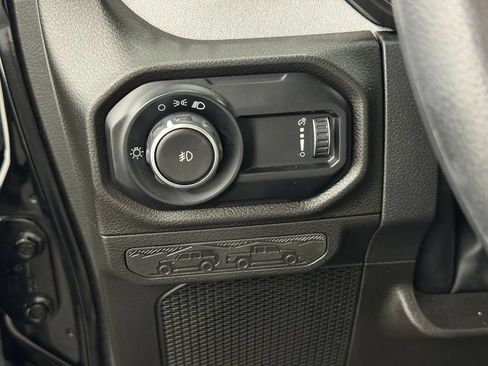 Used 2025 Jeep Wrangler Sport AWD/4WD image 15