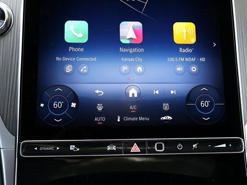 Used 2025 Mercedes-Benz GLC 300 4MATIC image 28