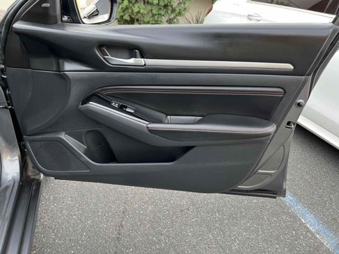 Used 2023 Nissan Altima 2.5 SR w/ SR Premium Package image 69