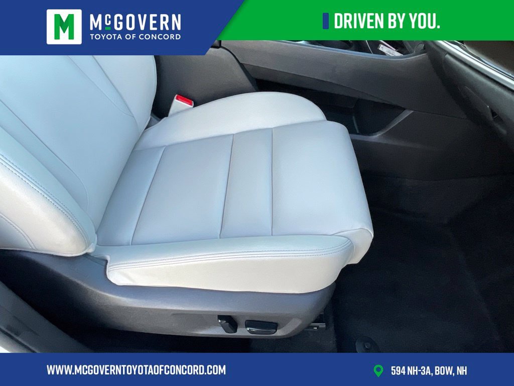 Used 2024 Nissan Rogue SL AWD/4WD image 35