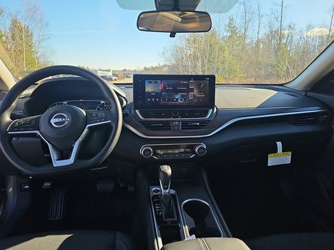 New 2025 Nissan Altima 2.5 SV w/ SV Special Edition Package image 3