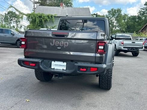 Used 2024 Jeep Gladiator Rubicon w/ Steel Bumper Group AWD/4WD image 15