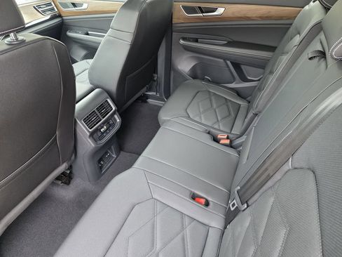 New 2026 Volkswagen Atlas SE FWD image 22