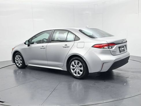 Used 2024 Toyota Corolla LE FWD image 5