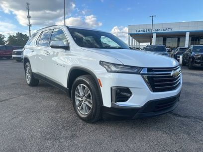 Used 2023 Chevrolet Traverse LT