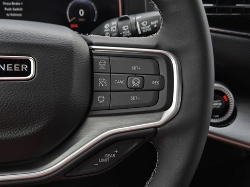 New 2026 Jeep Grand Wagoneer L Limited AWD/4WD image 10