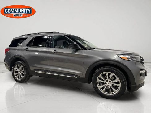 Used 2023 Ford Explorer XLT w/ Equipment Group 202A AWD/4WD image 10