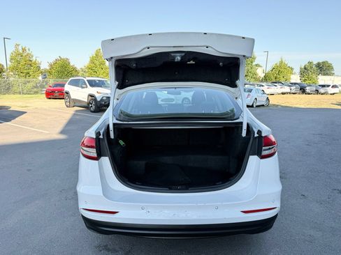 Used 2019 Ford Fusion SE FWD image 38