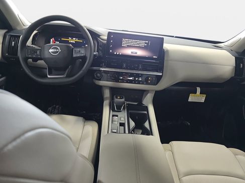 New 2026 Nissan Pathfinder SL image 9