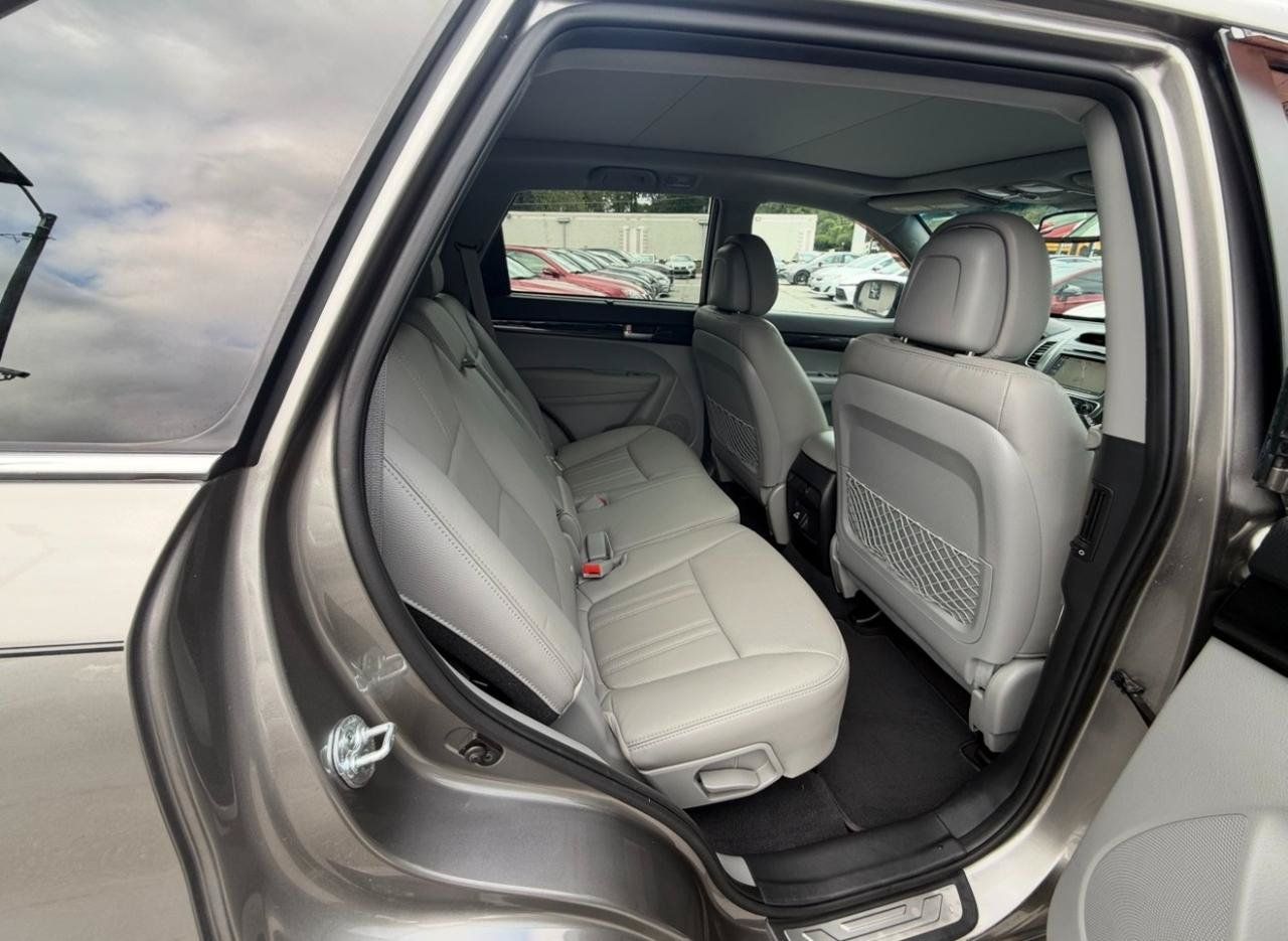 Used 2015 Kia Sorento SX FWD image 15