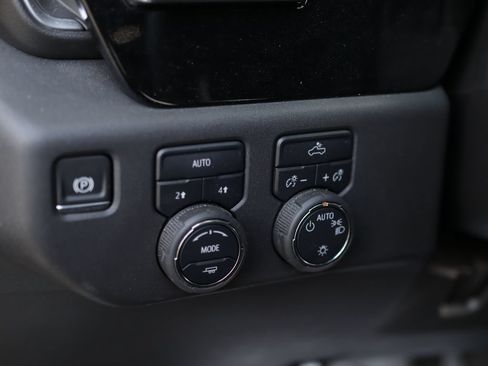 Used 2025 Chevrolet Silverado 1500 LT AWD/4WD image 10