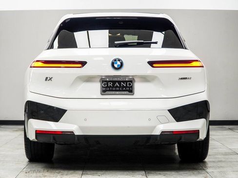 Used 2022 BMW iX xDrive50 w/ Sport Package image 12