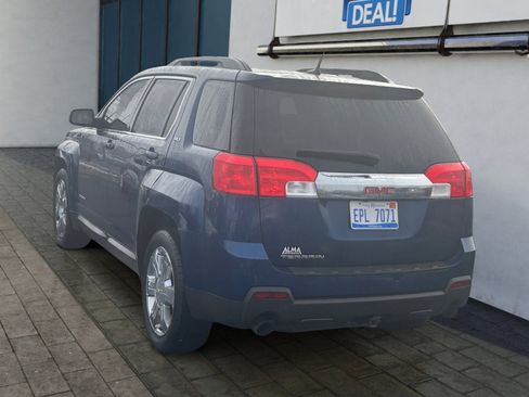 Used 2010 GMC Terrain SLT image 2