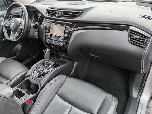 Used 2022 Nissan Rogue Sport SL w/ Premium Package image 24