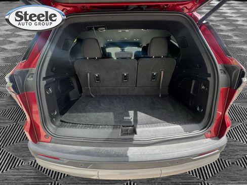 Certified 2025 Chevrolet Traverse LT w/ LPO, Floor Liner Package FWD image 18