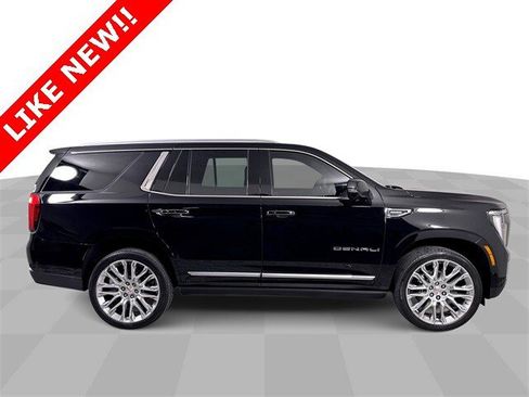 Used 2025 GMC Yukon Denali w/ Denali Reserve Package image 9