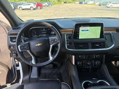 Used 2023 Chevrolet Tahoe Premier AWD/4WD image 23