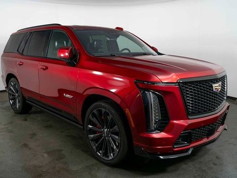 Used 2025 Cadillac Escalade V image 2