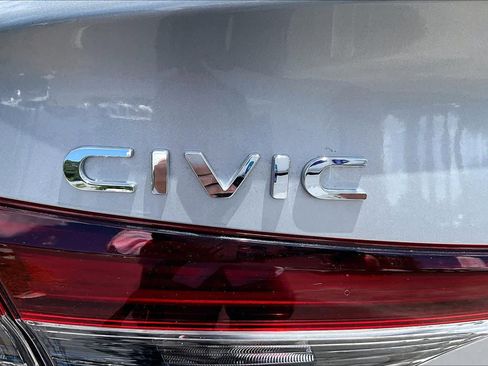 Used 2025 Honda Civic Sport image 30