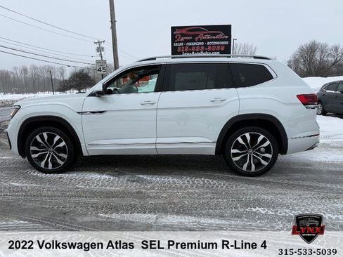 Used 2022 Volkswagen Atlas SEL Premium image 2