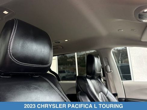 Used 2023 Chrysler Pacifica Touring-L FWD image 20