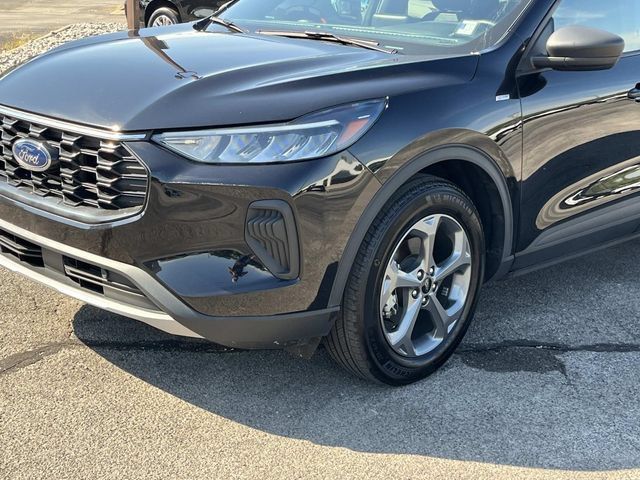 Used 2025 Ford Escape ST-Line FWD image 11