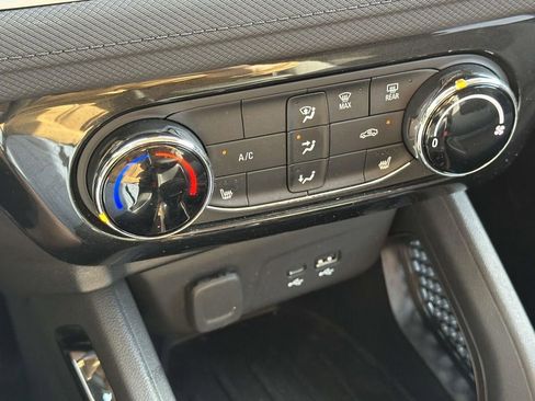 Used 2024 Chevrolet TrailBlazer LT w/ LT Cold Weather Package image 28