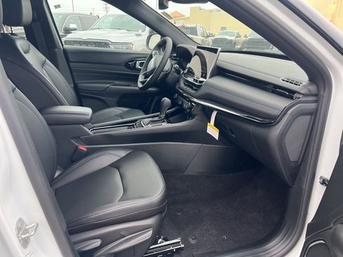 New 2026 Jeep Compass Limited image 10