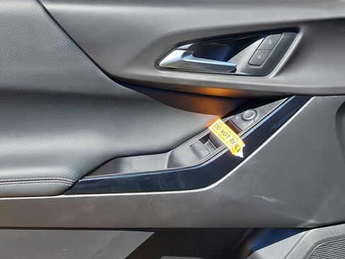 Used 2025 Chevrolet Equinox LT image 9