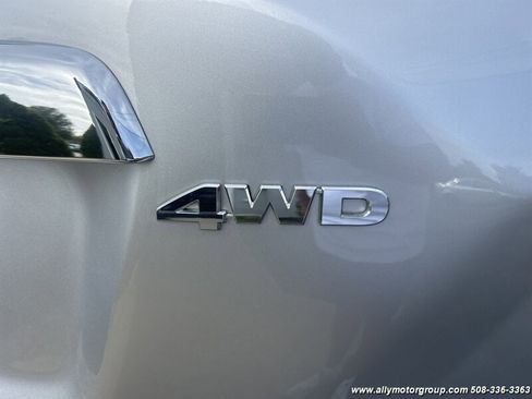 Used 2011 Honda CR-V EX image 24